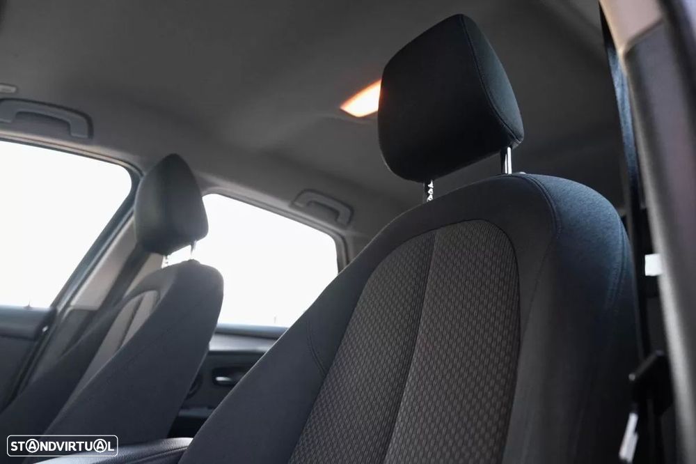 BMW 216 Active Tourer d Auto - 23