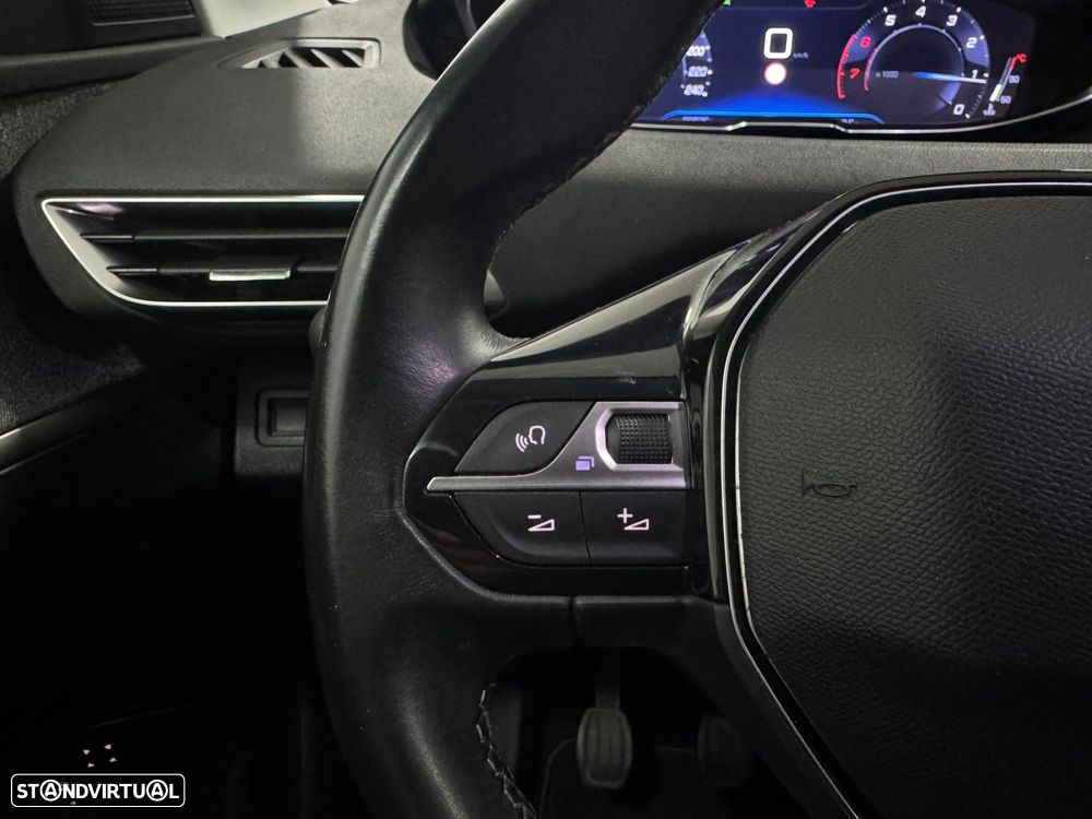 Peugeot 3008 1.2 PureTech Allure EAT8 - 33