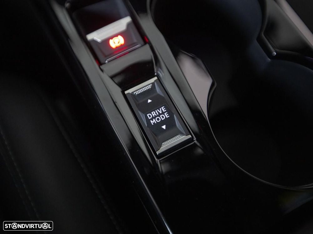 Peugeot e-2008 50 kWh GT - 19