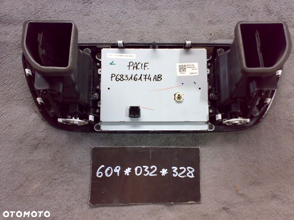 chrysler pacifica 2017 - radio wyświetlacz ramka ekran idealny - 2