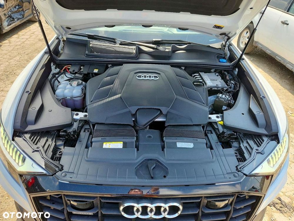 Audi Q8 - 11