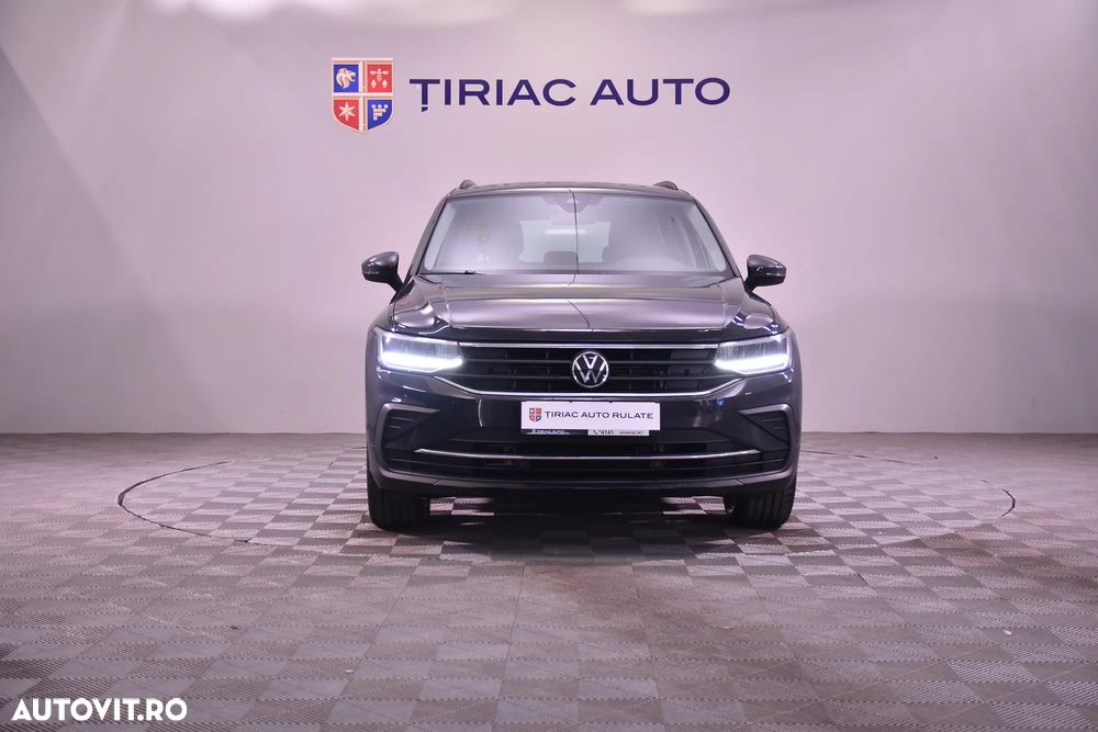 Volkswagen Tiguan - 9