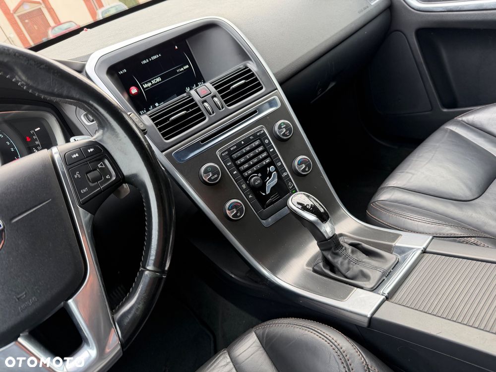 Volvo XC 60 D5 AWD Summum - 22