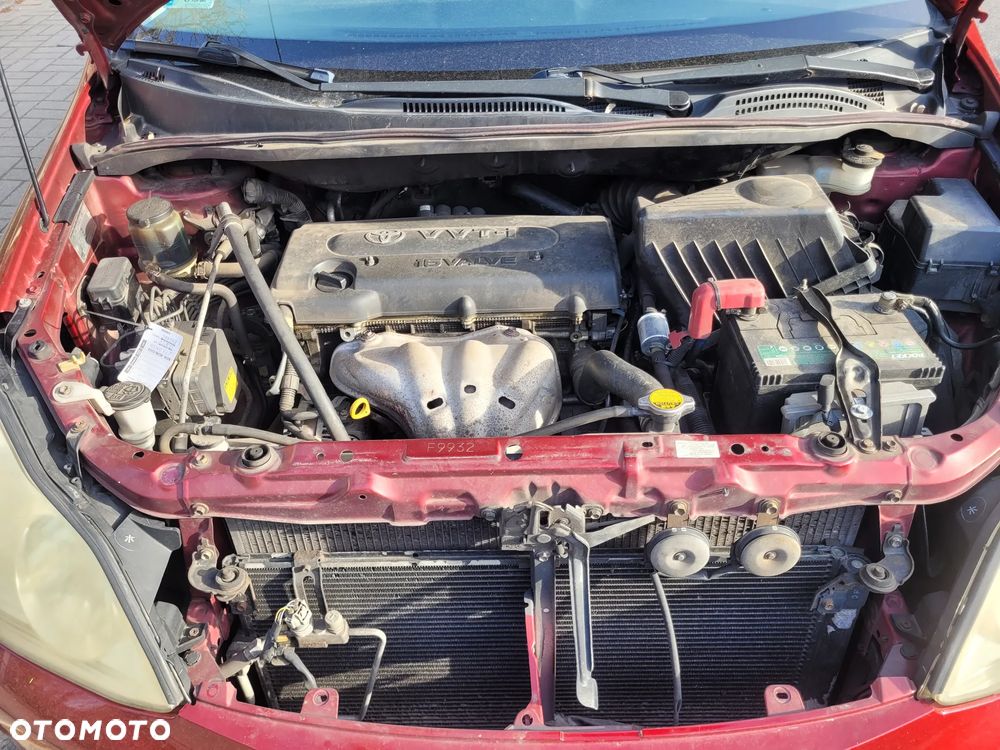 Toyota Avensis Verso Standard - 8