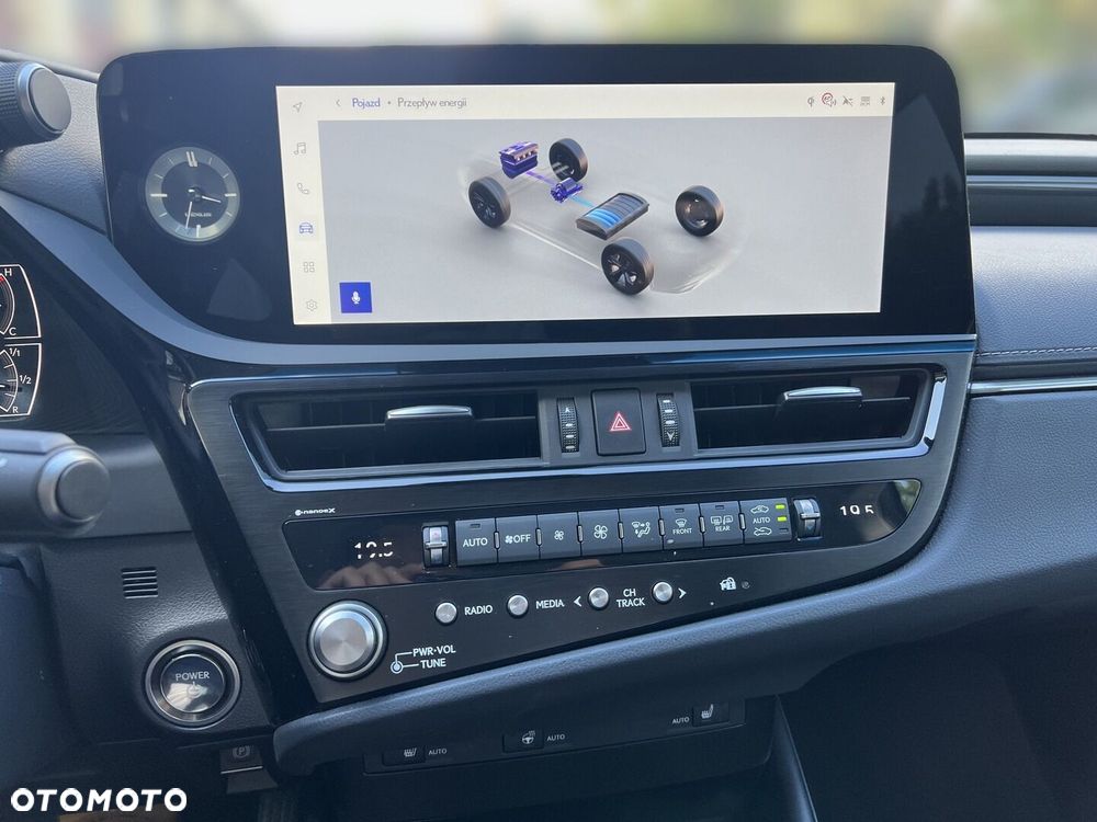 Lexus ES 300h Business Edition - 17