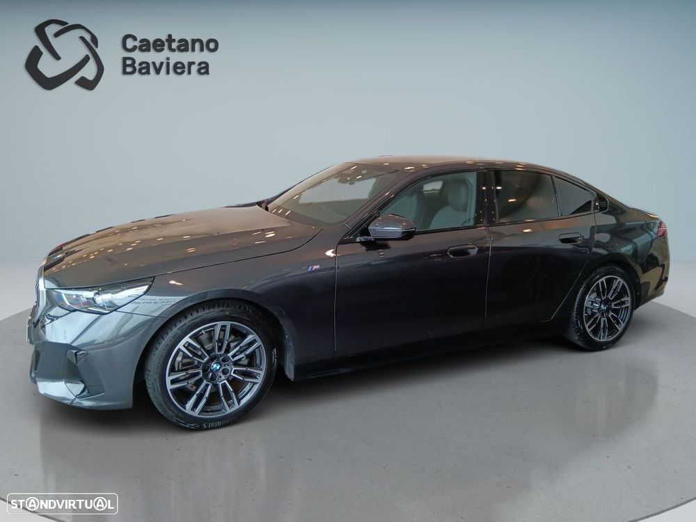 BMW 520 d Pack Desportivo M - 8