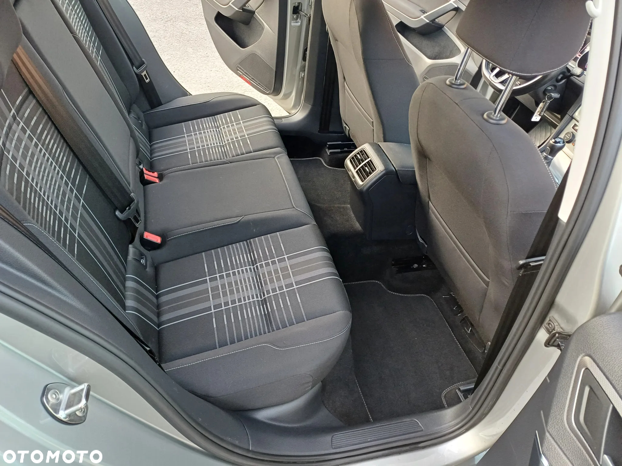 Volkswagen Golf 2.0 BlueTDI Comfortline - 20