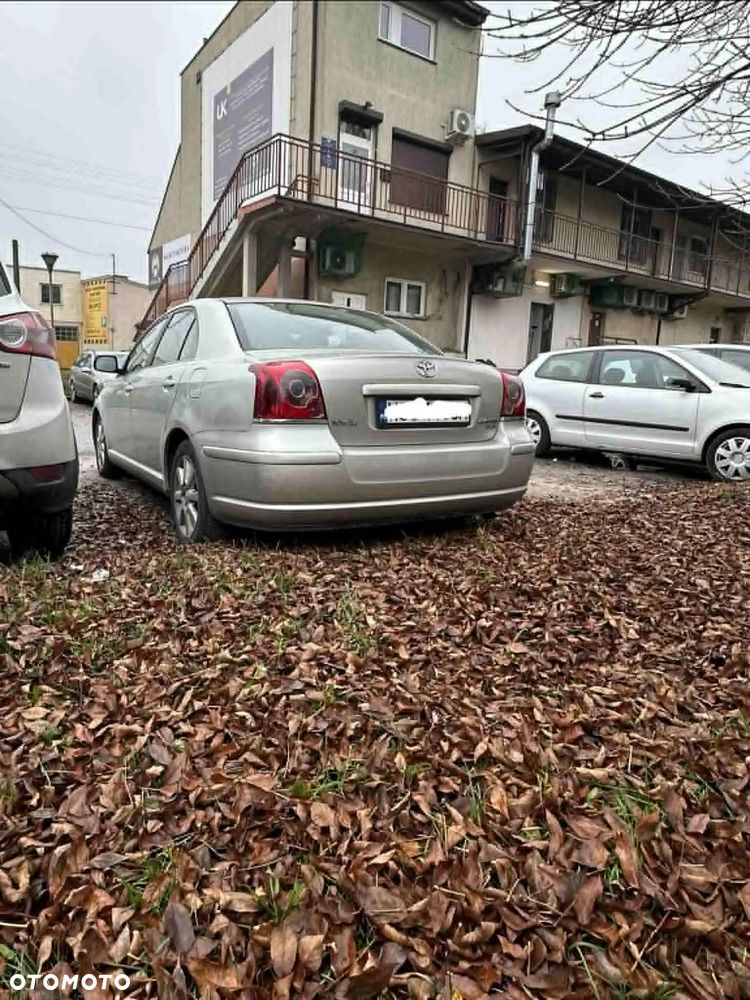 Toyota Avensis - 3