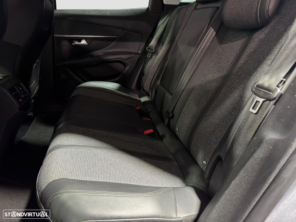 Peugeot 3008 1.2 PureTech Allure EAT8 - 11