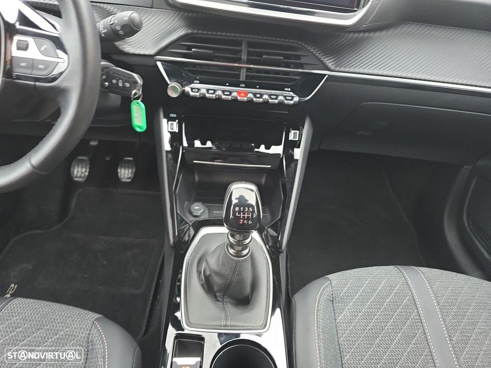 Peugeot 208 1.2 PureTech Allure — fotografia 11