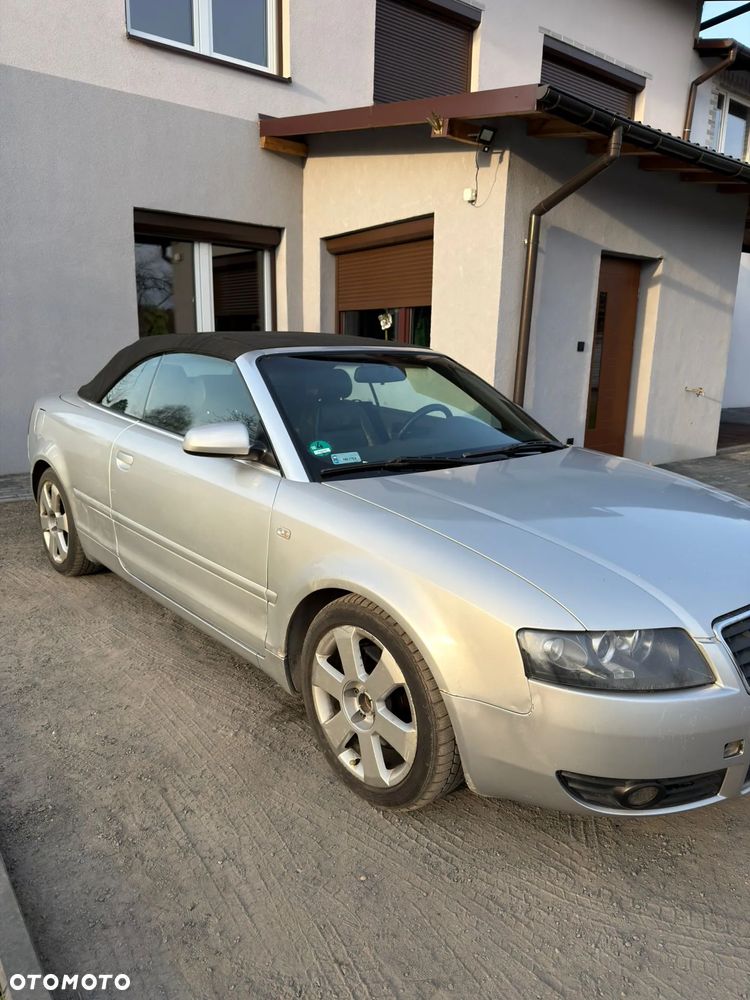 Audi A4 Cabrio 2.4 - 8