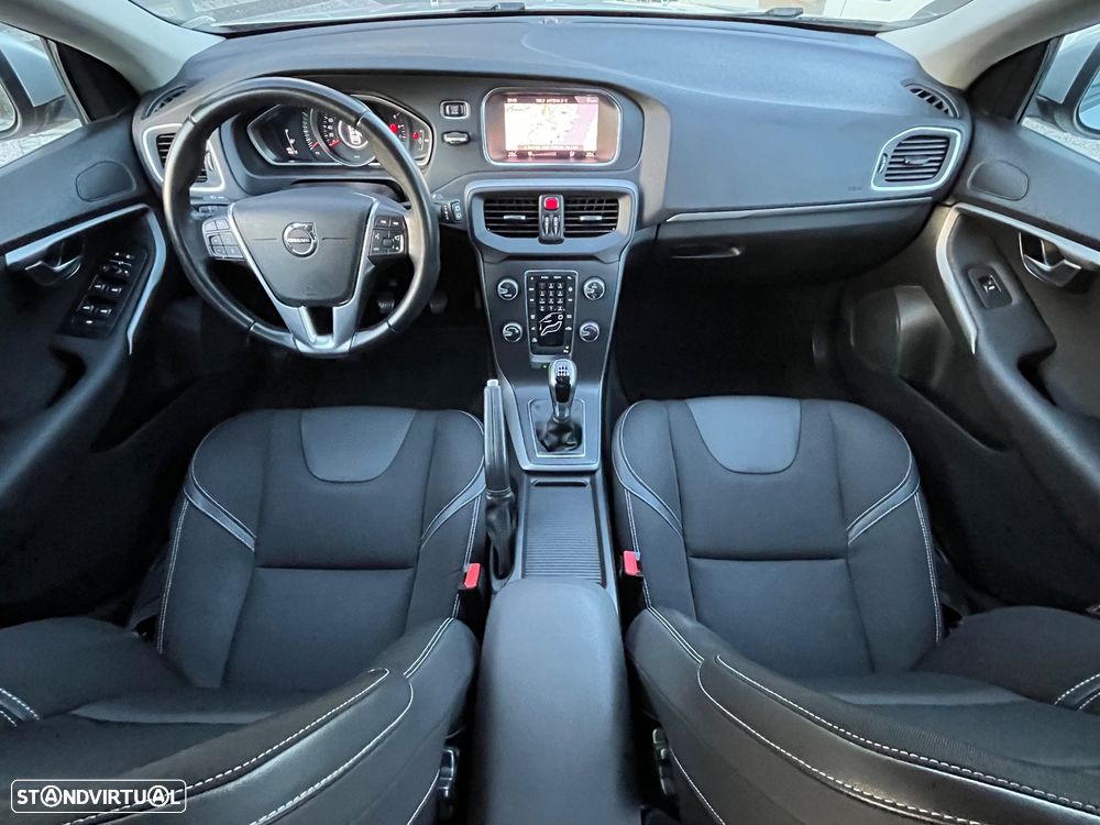 Volvo V40 2.0 D3 Momentum - 18