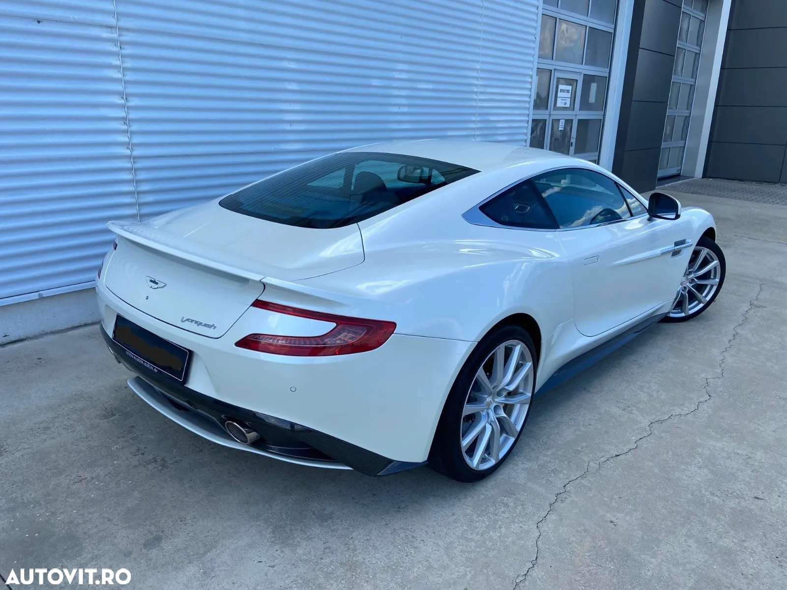 Aston Martin Vanquish - 2