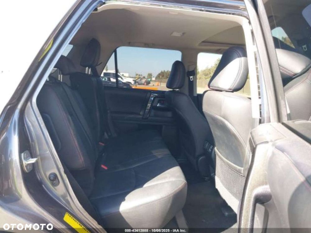 Toyota 4-Runner - 13