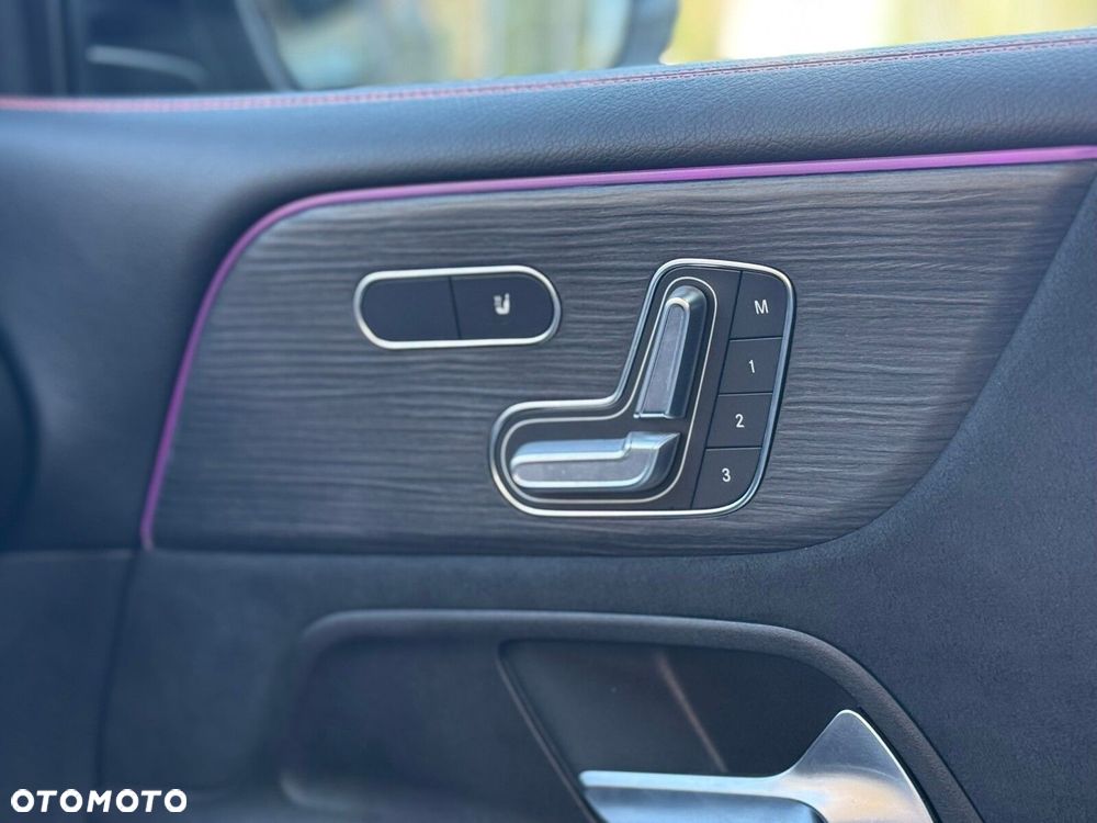 Mercedes-Benz GLB - 24