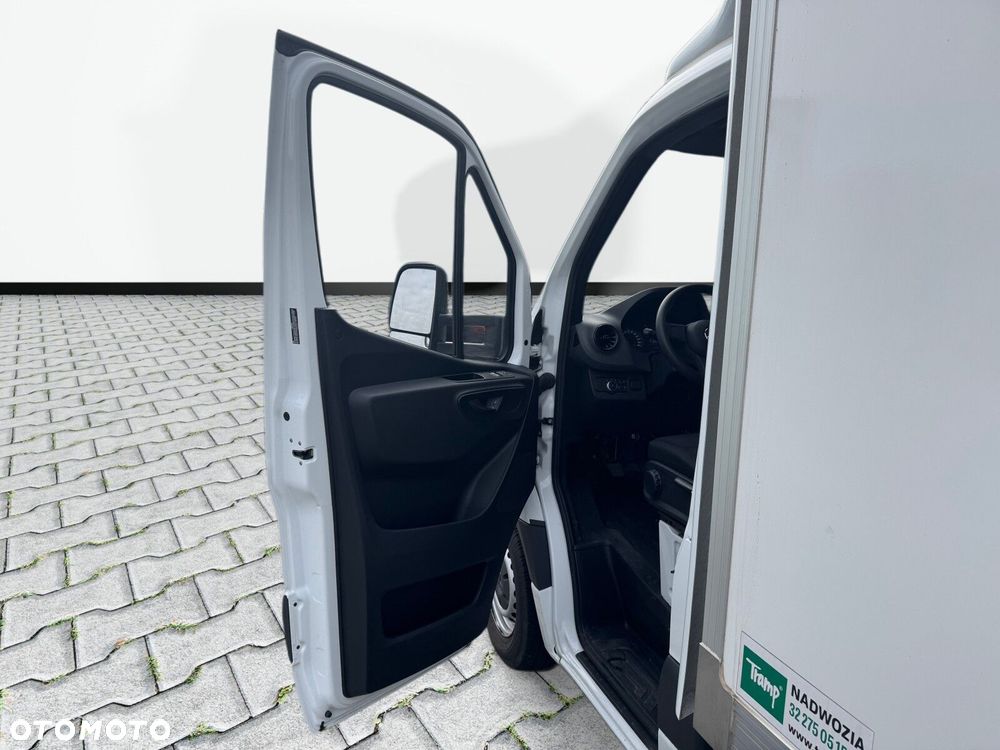 Mercedes-Benz Sprinter - 10