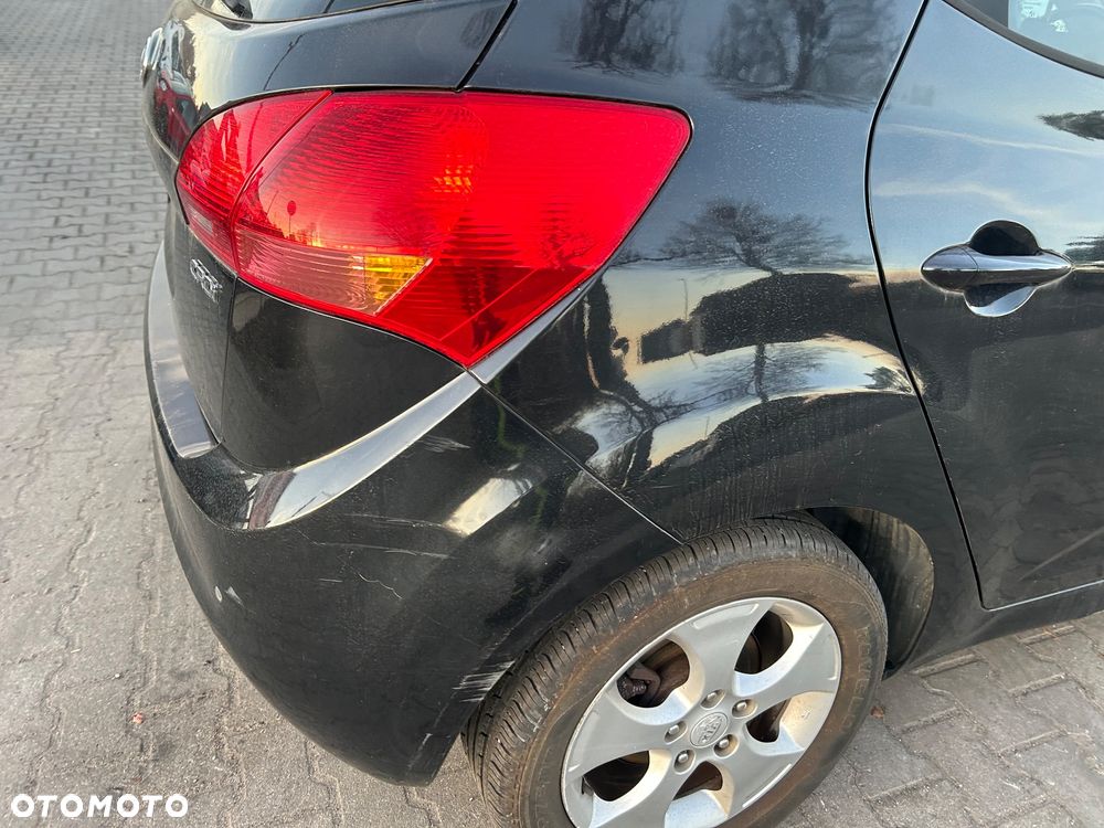 Kia Venga - 36