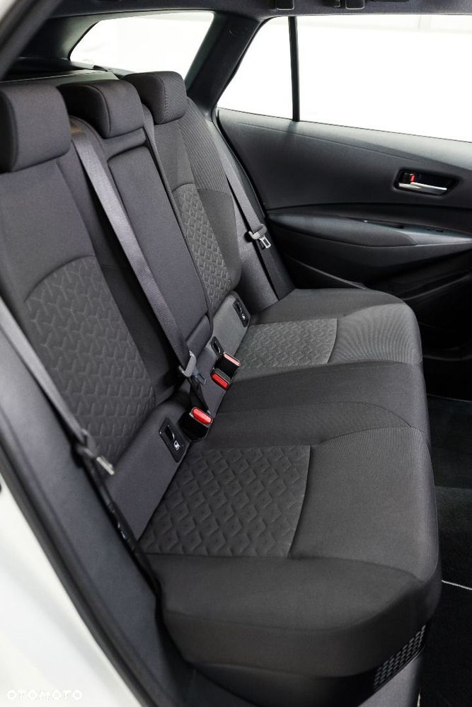 Toyota Corolla 1.8 Hybrid Comfort - 23