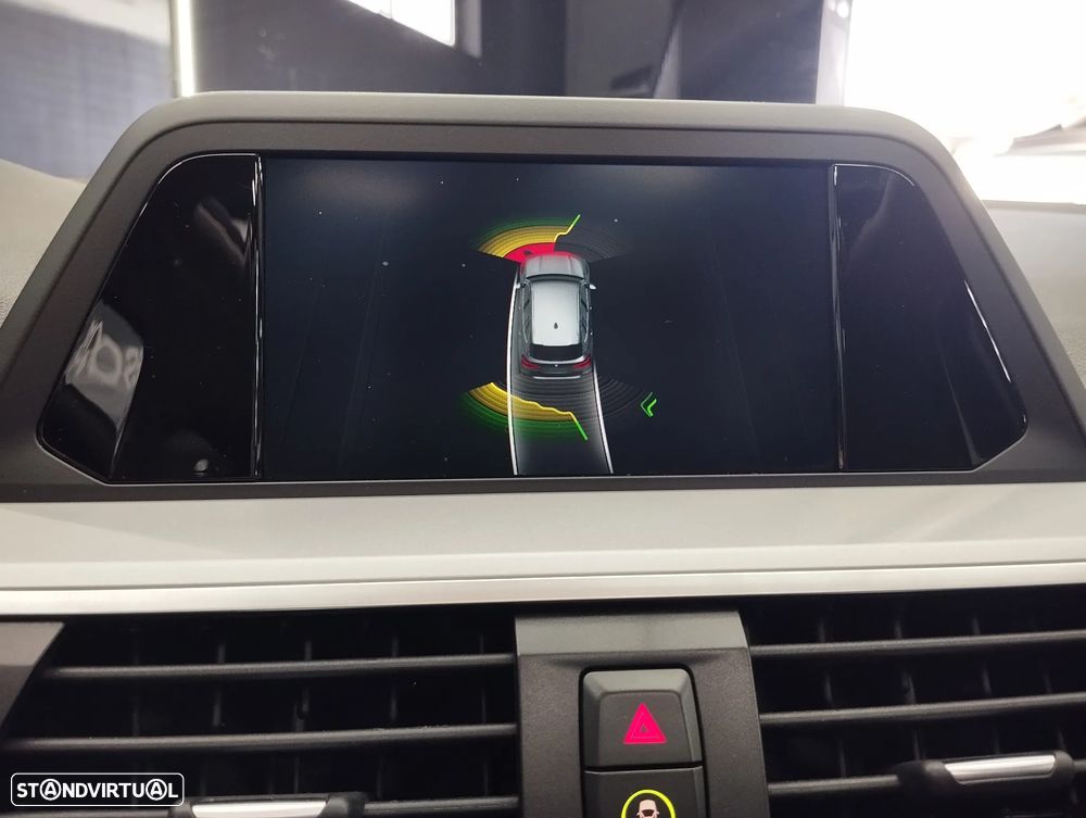 BMW X3 18 d sDrive Advantage Auto - 32