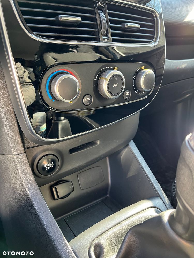 Renault Clio - 15