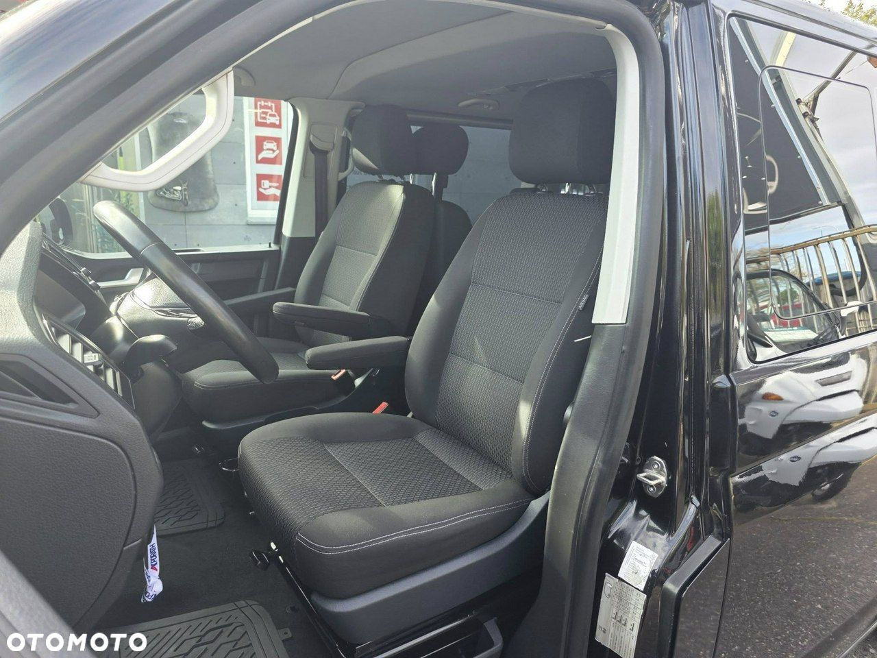 Volkswagen Multivan - 5