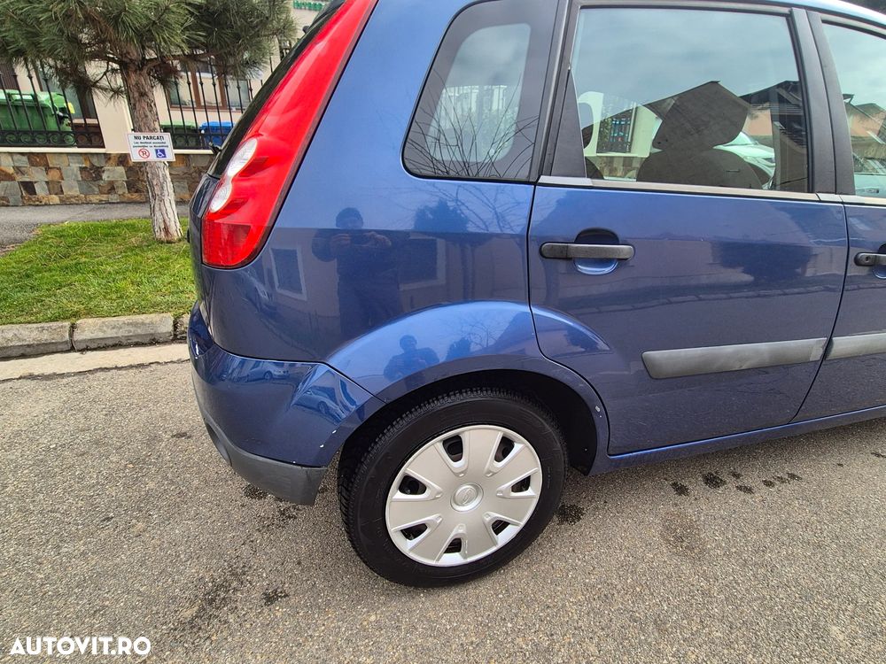 Ford Fiesta 1.3i Ambiente - 17