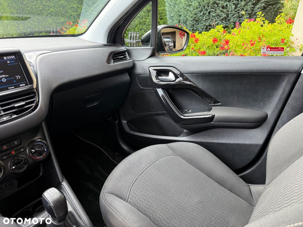 Peugeot 208 1.2 PureTech GPF Allure S&S - 32