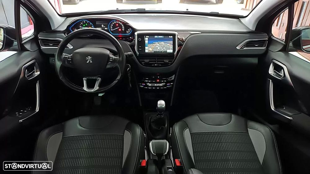 Peugeot 2008 1.2 PureTech Allure - 16