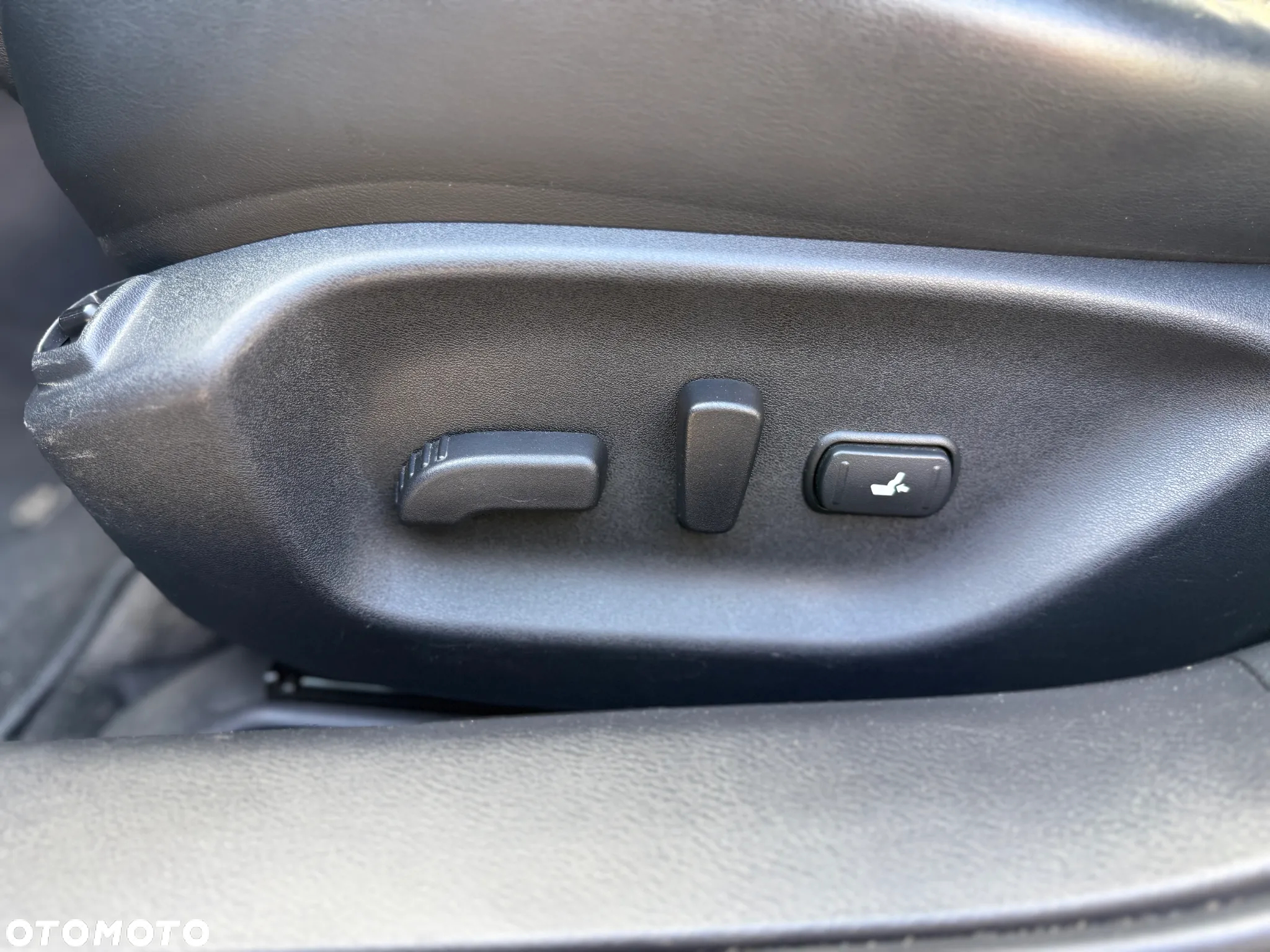 Infiniti Q50 2.0t Sport Sound Studio by Bose - 40