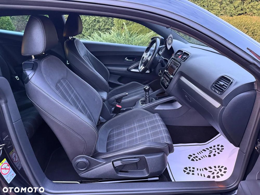 Volkswagen Scirocco 2.0 TDI Blue Motion Technologie Team - 15