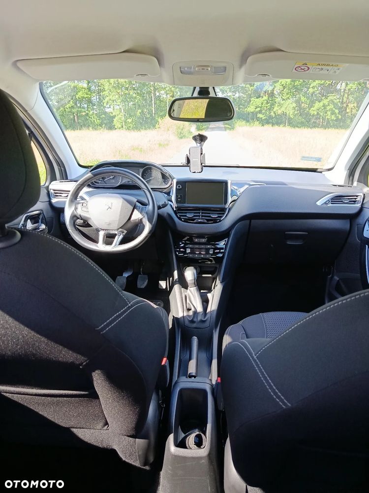 Peugeot 208 PureTech 110 Stop & Start Allure - 11
