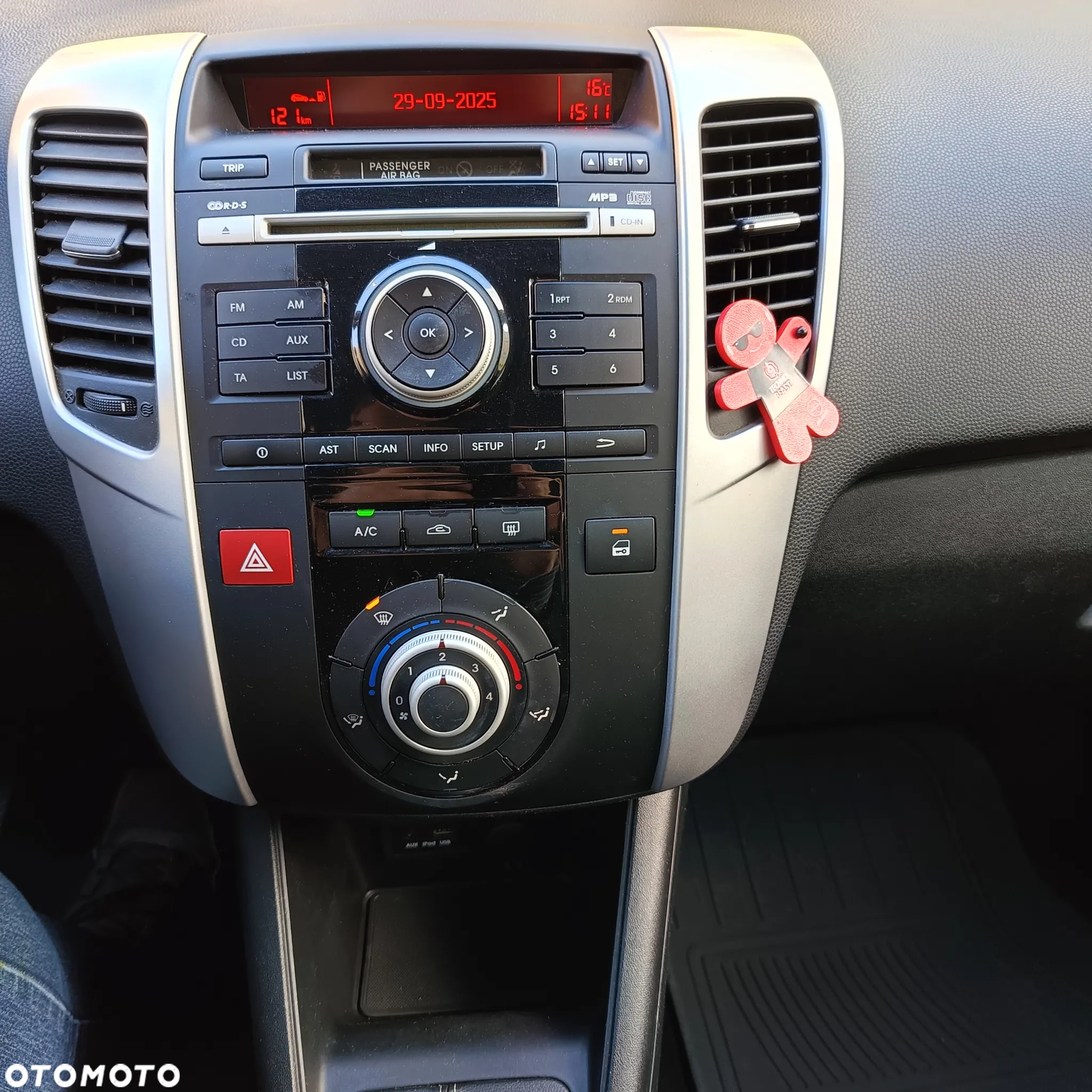 Kia Venga - 5