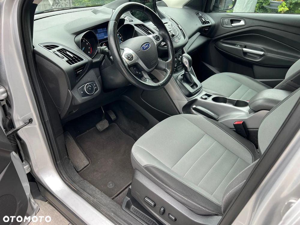 Ford Escape 2.0 EcoBoost AWD Titanium - 9