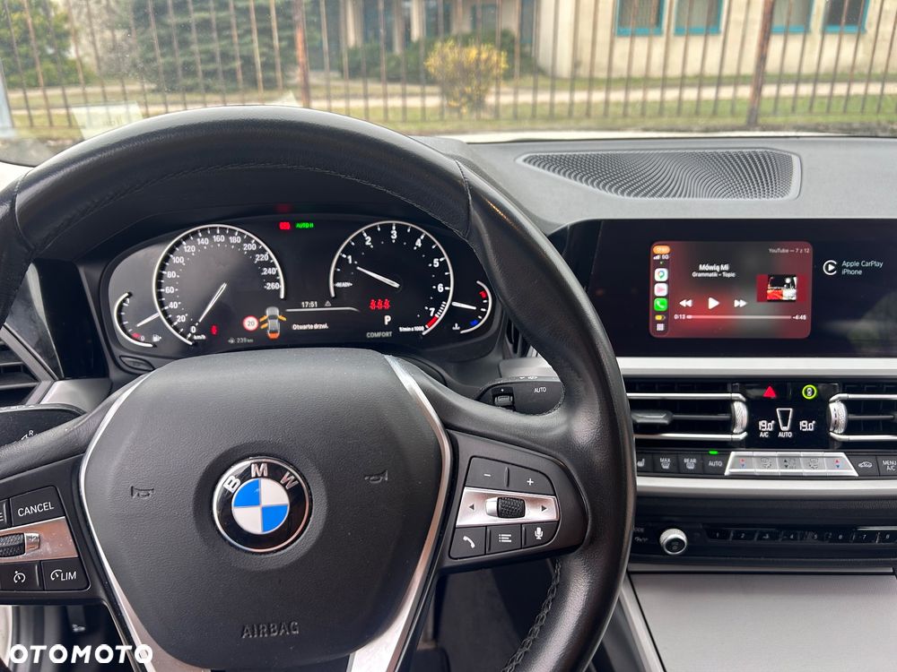 BMW Seria 3 318i - 17