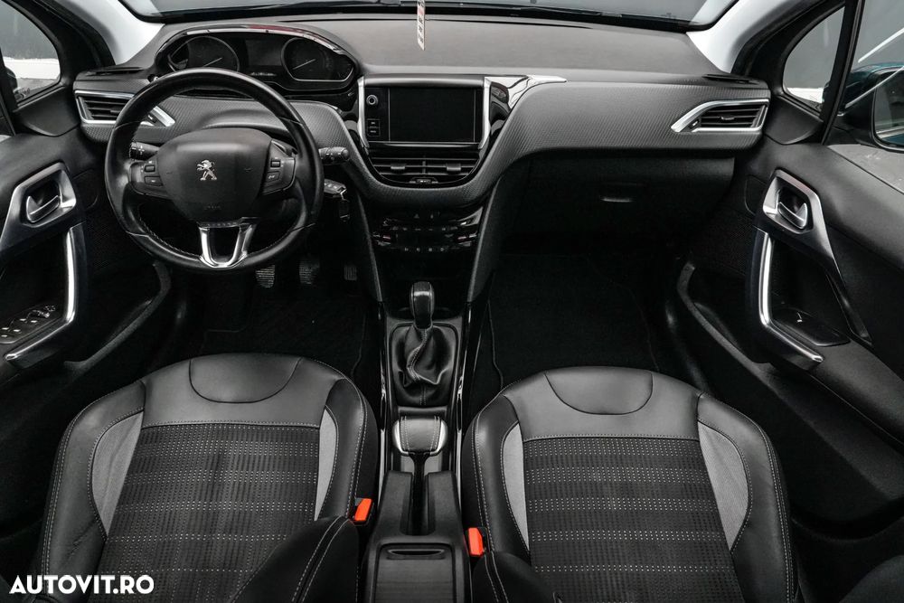 Peugeot 2008 1.2 PureTech Turbo Allure - 7