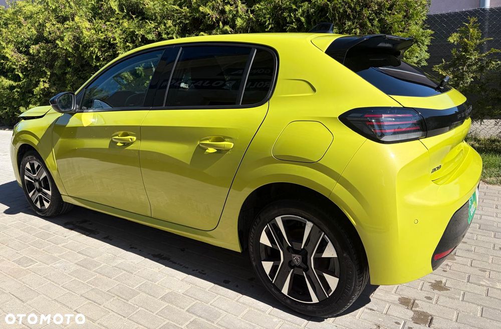 Peugeot 208 - 10