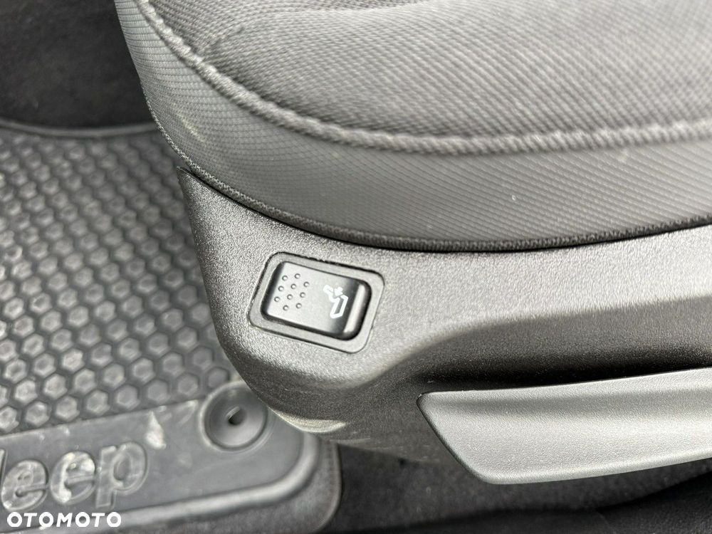 Jeep Renegade - 36