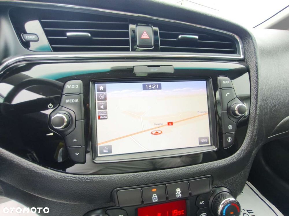 Kia Ceed - 10