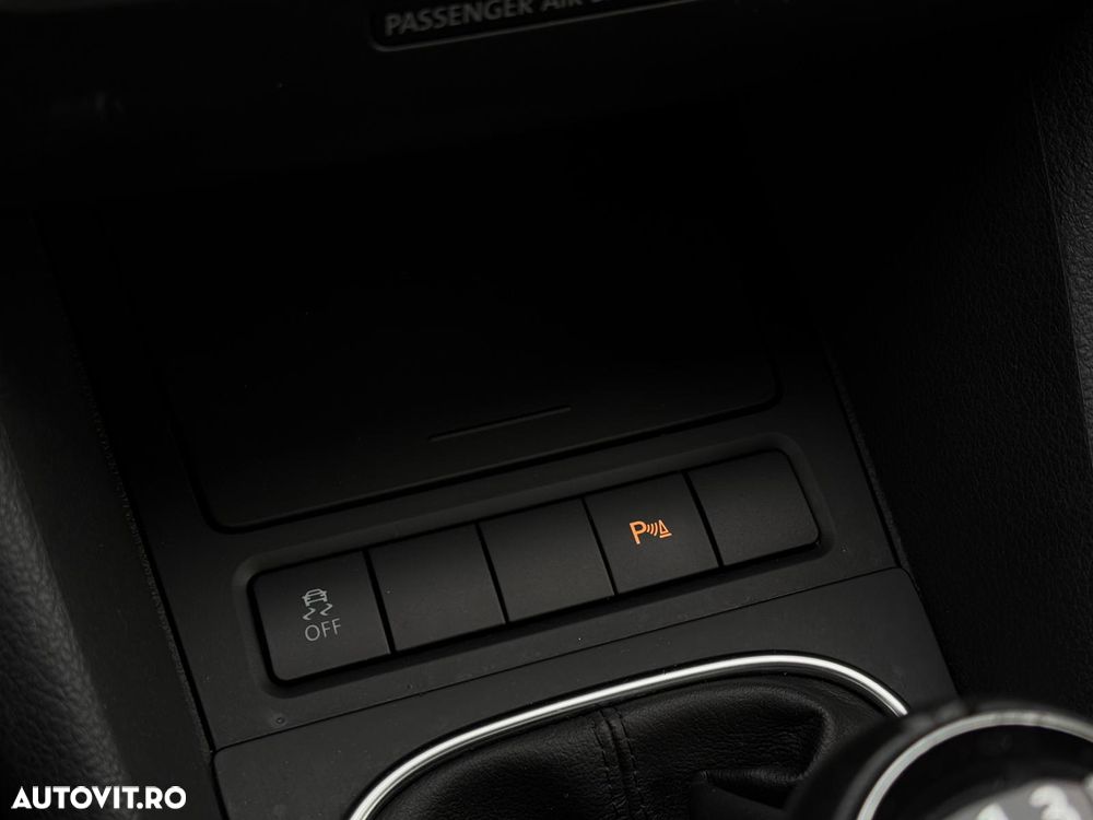 Volkswagen Golf 1.2 TSI BlueMotion Technology Comfortline - 11