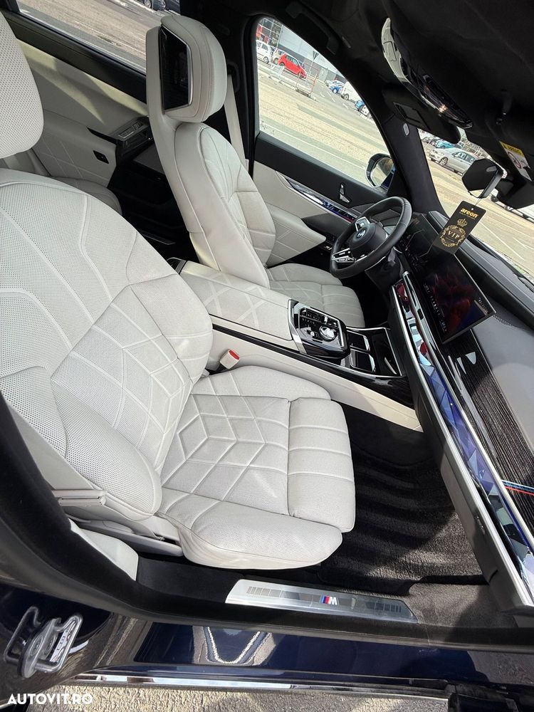 BMW Seria 7 - 33