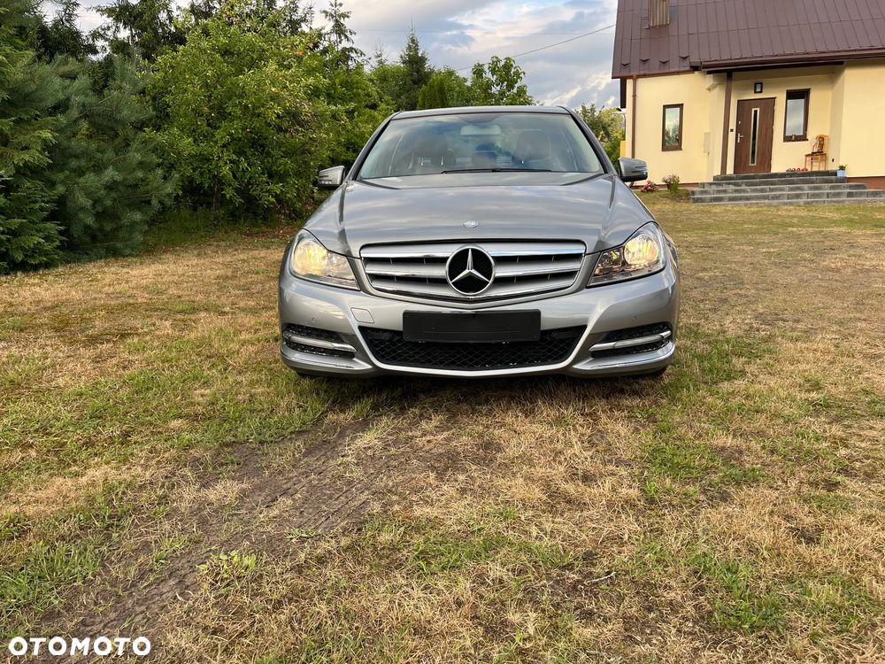 Mercedes-Benz Klasa C 180 CGI BlueEFFICIENCY Avantgarde - 7