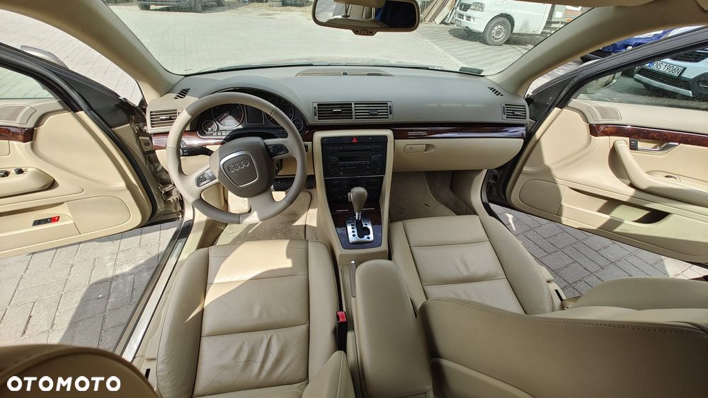 Audi A4 Limousine 2.0 T FSI multitronic - 32