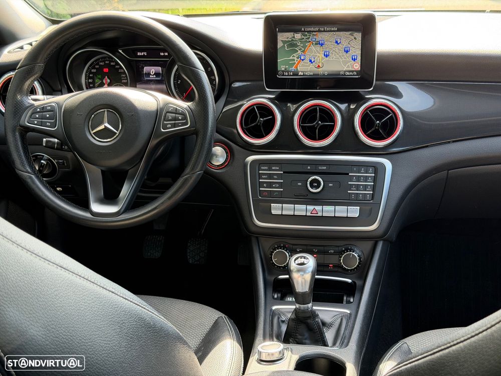 Mercedes-Benz CLA 180 d - 18