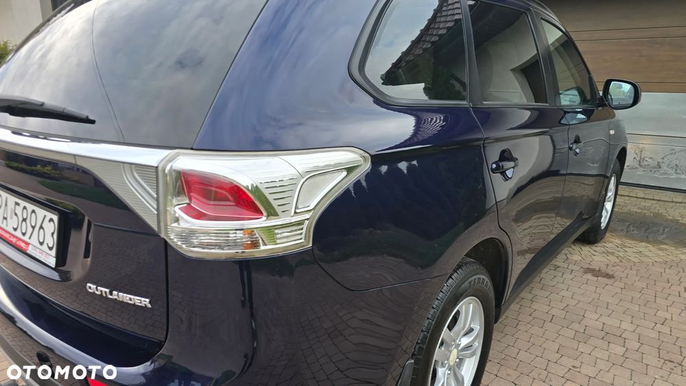 Mitsubishi Outlander - 10