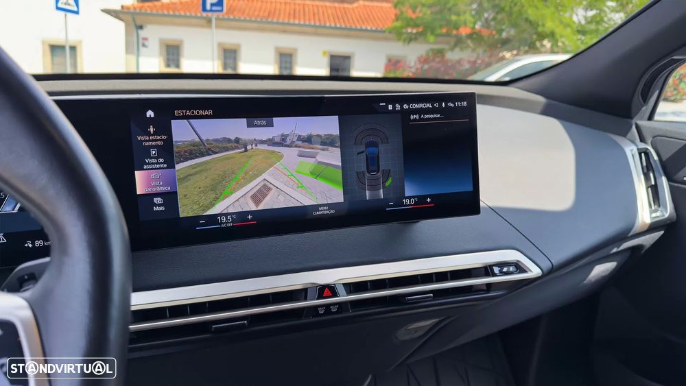BMW iX xDrive 40 - 18
