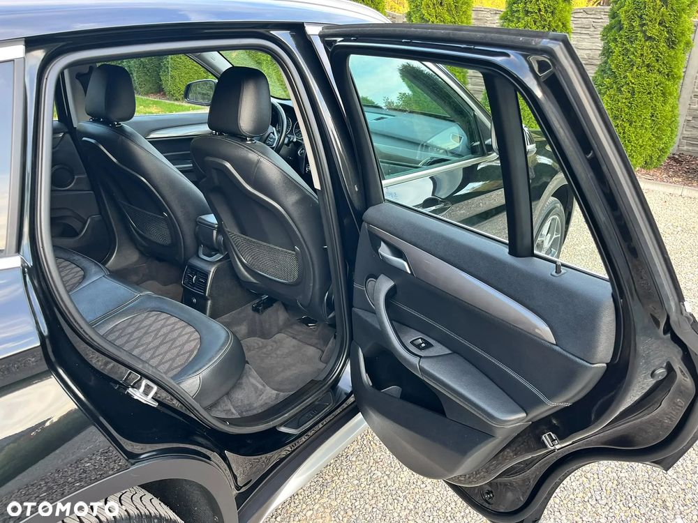 BMW X1 sDrive18d xLine - 30