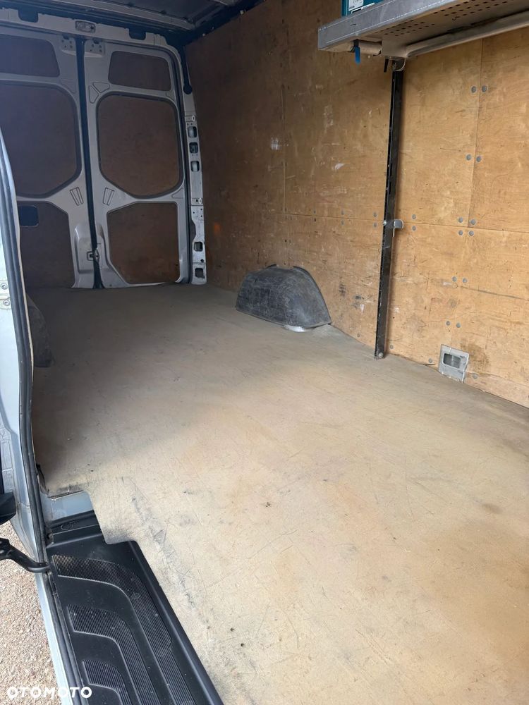 Mercedes-Benz Sprinter - 9