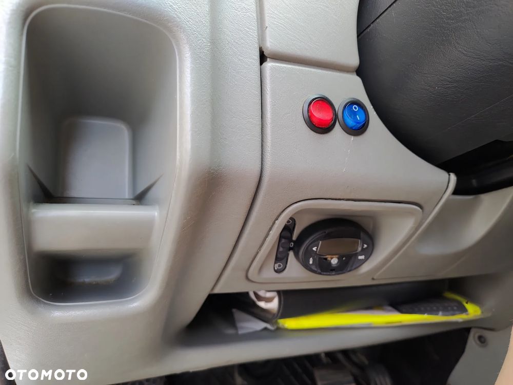 Opel Vivaro L2H2 kamper z łazienka,kuchnia,toaleta - 31