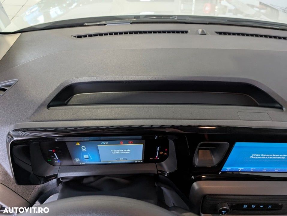 Ford Transit Courier - 27