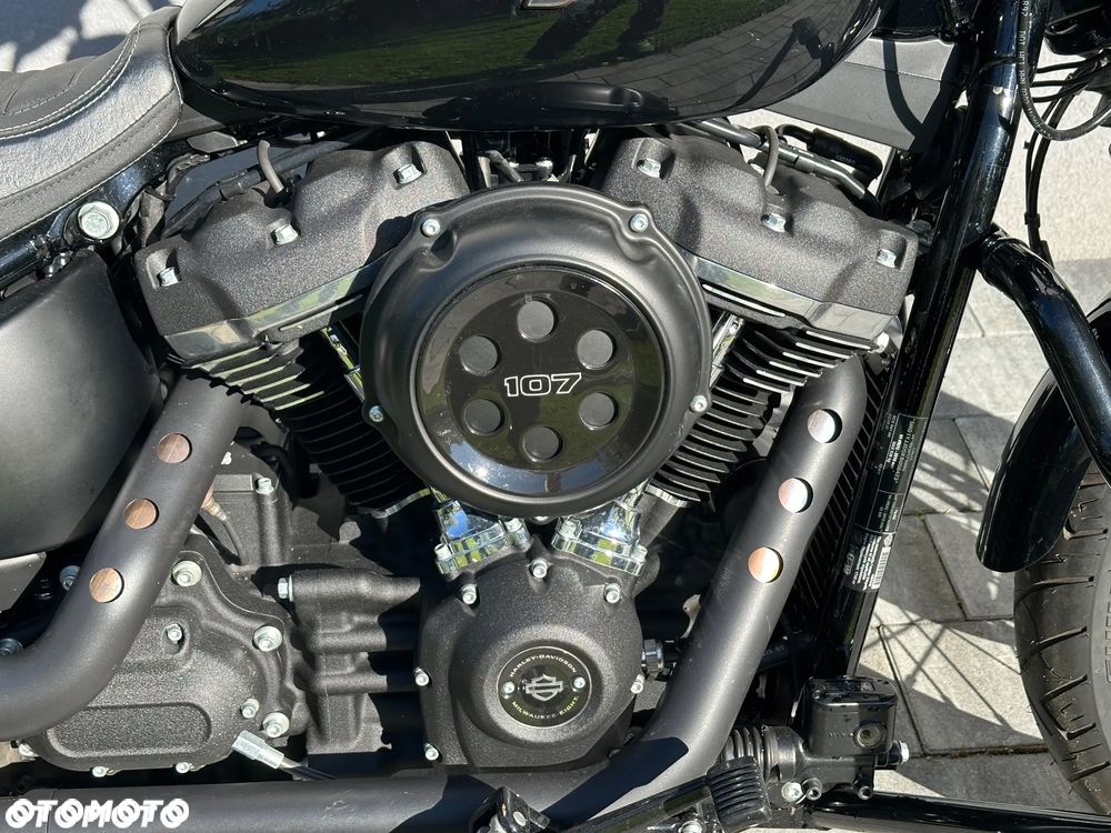 Harley-Davidson Dyna Street Bob - 8